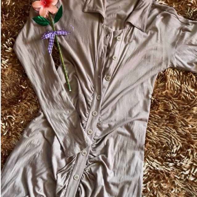 preloved FAYANNA WRINKLE DRESS fit warna STONE