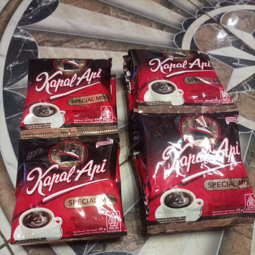 KOPI HITAM KAPAL API 1 RENCENG