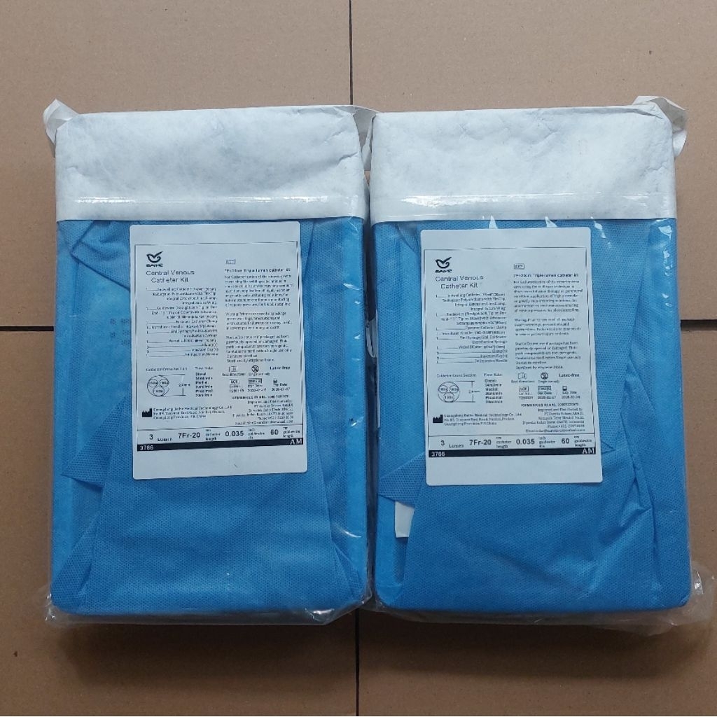 BAIHE Central Venous Catheter Kit 3 Lumen 7 FR X 20 CM - CVC KIT