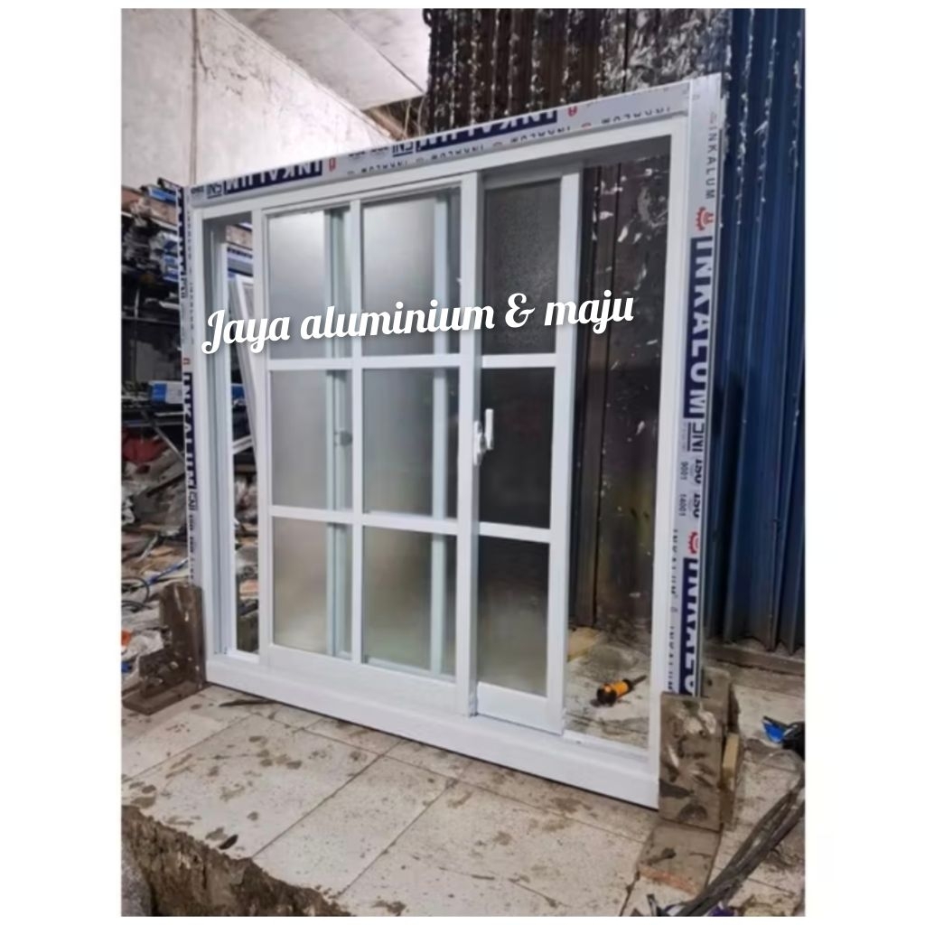 jendela aluminium geser dua daun + kaca 5mm + Lis orname kusen " inch