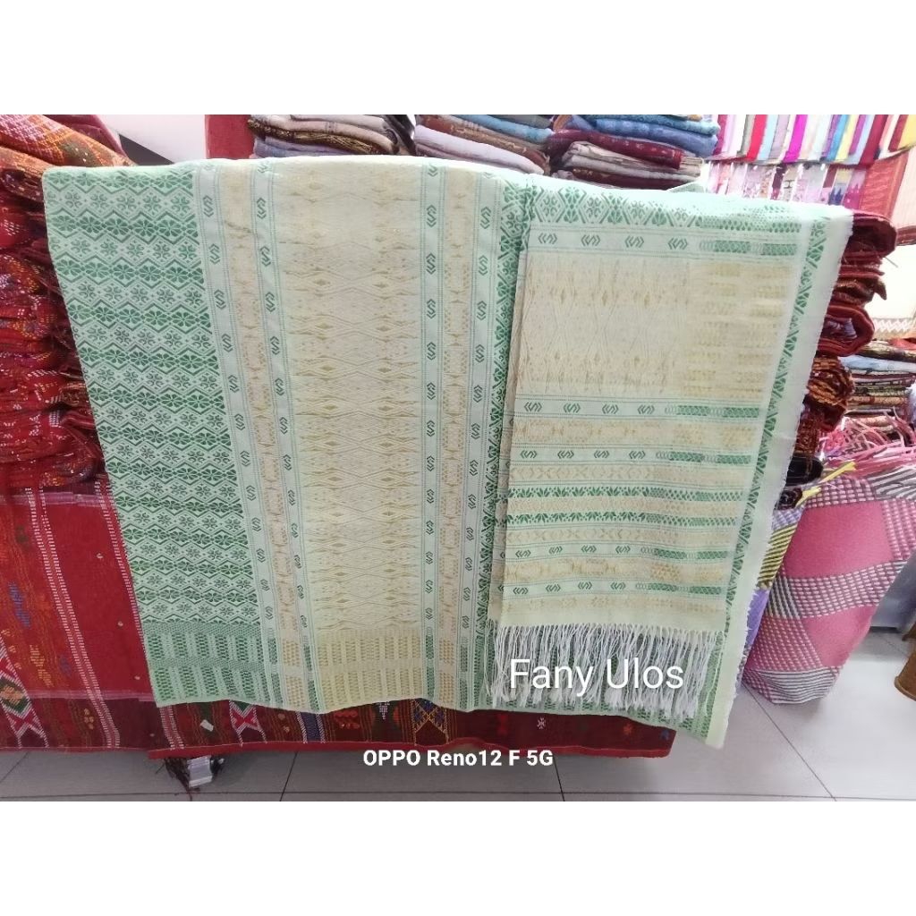 SONGKET TUMTUMAN TTS BENANG KRISTAL WARNA HIJAU SAGE TUMPAL GOLD.