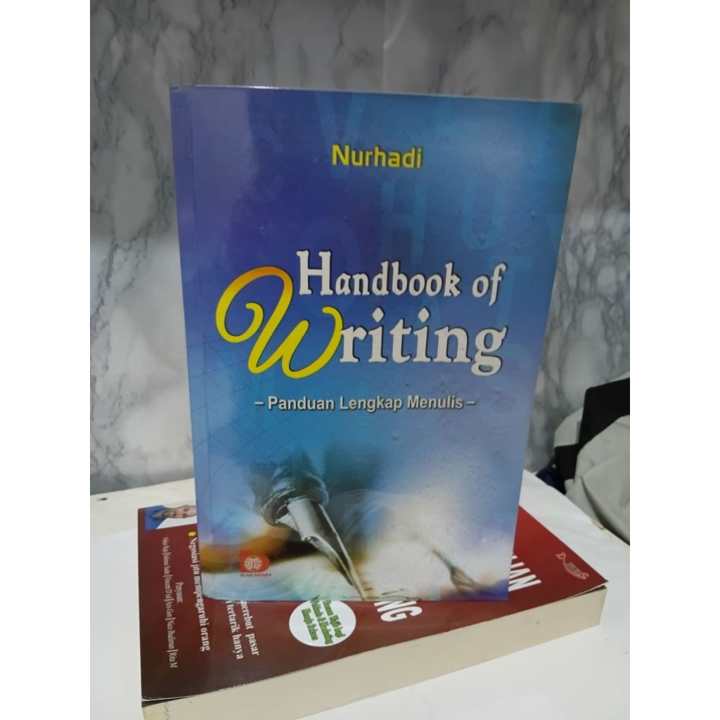 BUKU HANDBOOK OF WRITING .