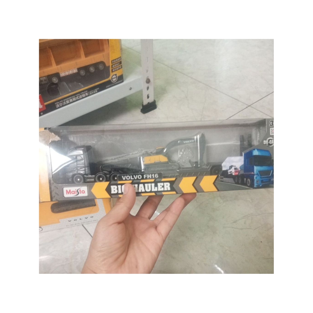 Diecast Miniatur Alat Berat Volvo Excavator with Truck Trailer Truk Gandeng Maisto Murah