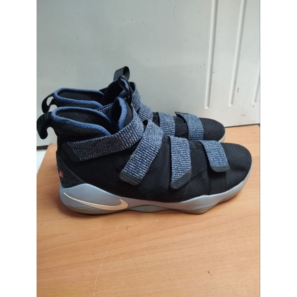 SEPATU BASKET SNEAKERS NIKE LEBRON SOLDIER 11 SIZE 44 BEKAS PRELOVED