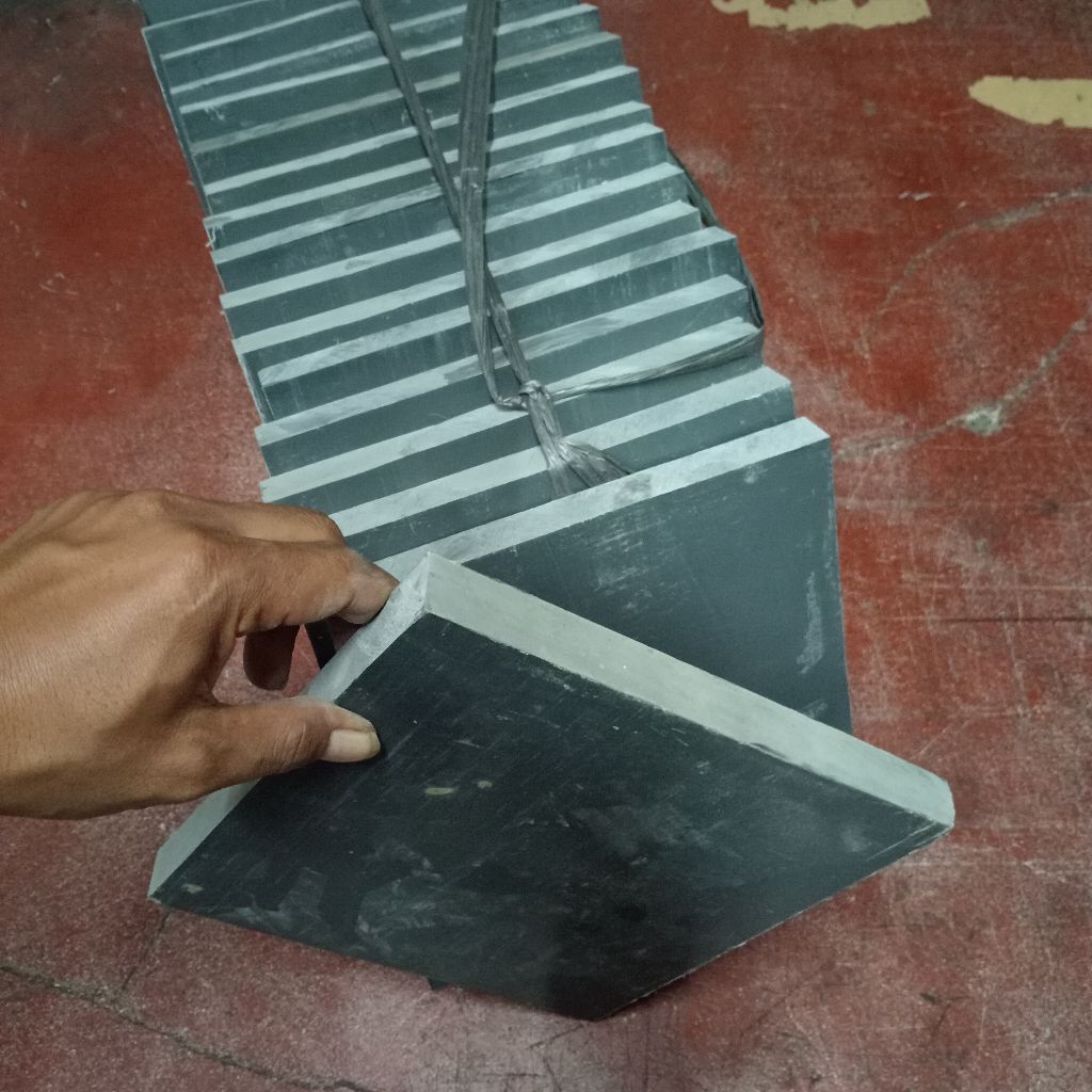 plat PVC 28cm x 65cm tebal 10mm PVC gray 10mm