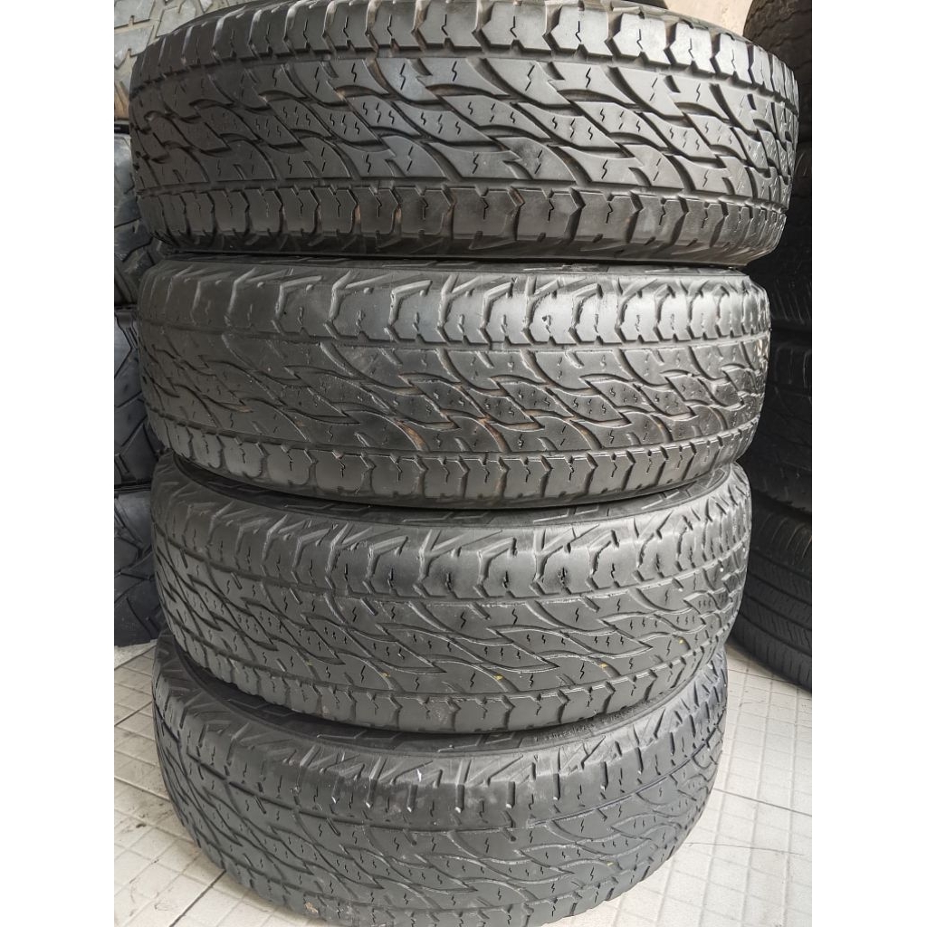 BAN BRIDGESTONE AT 215 70 R16