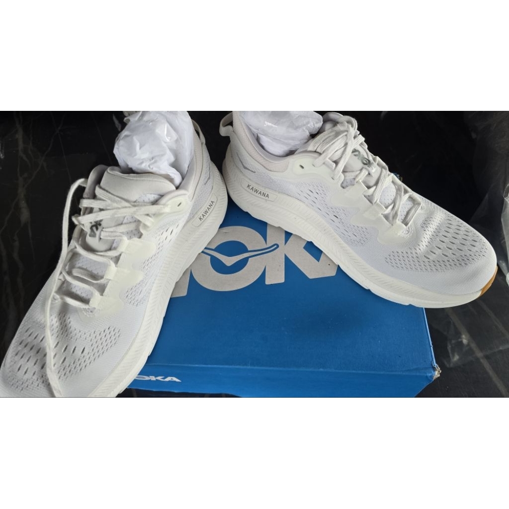 Sepatu HOKA original, Baru