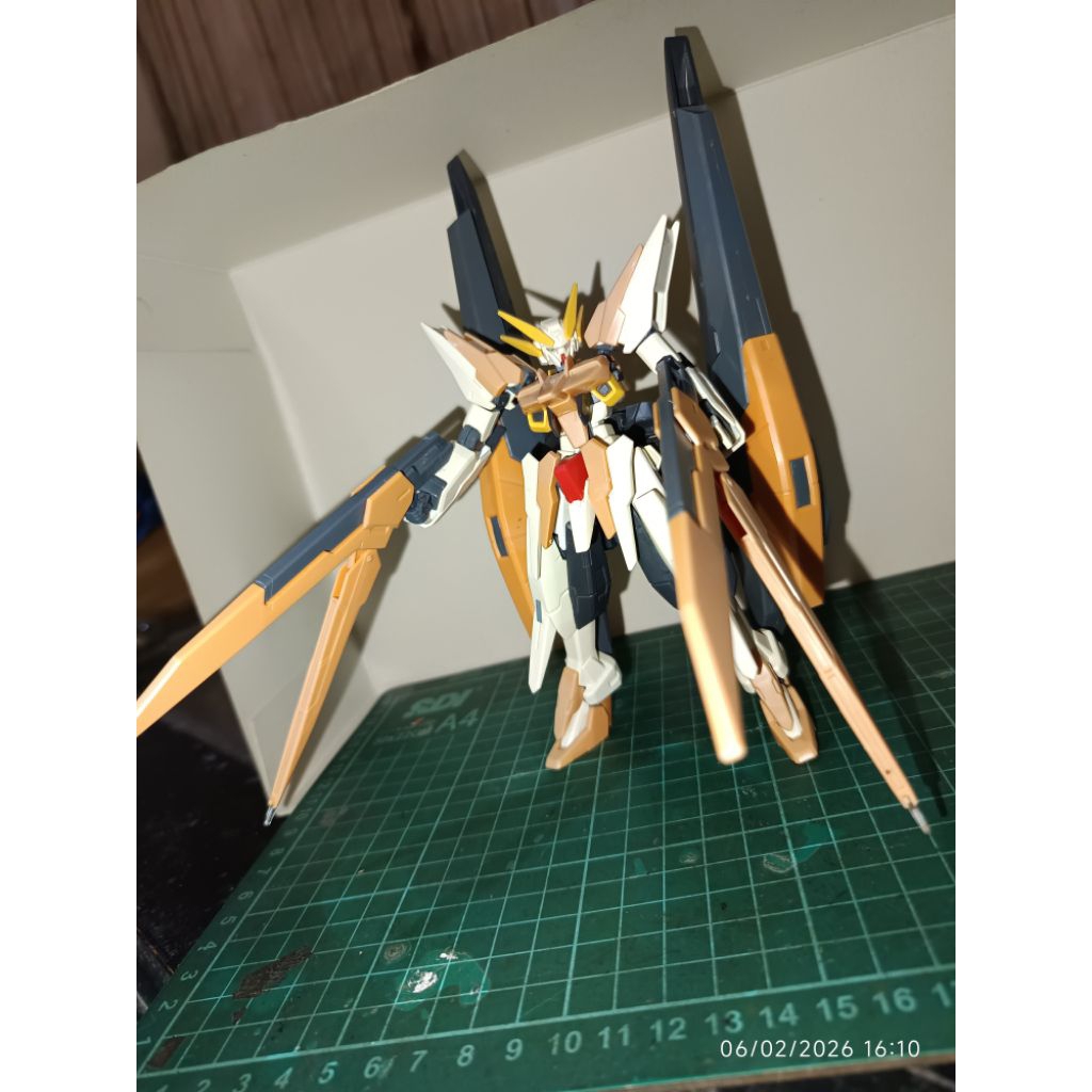 HG OO GUNDAM HARUTE BANDAI