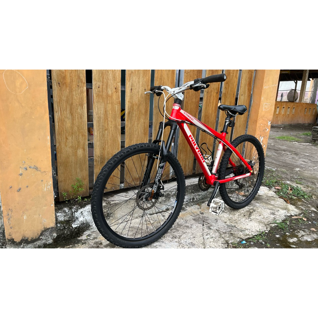 Sepeda Gunung MTB Polygon Xtrada 4 Merah Alloy UK 26 istimewa