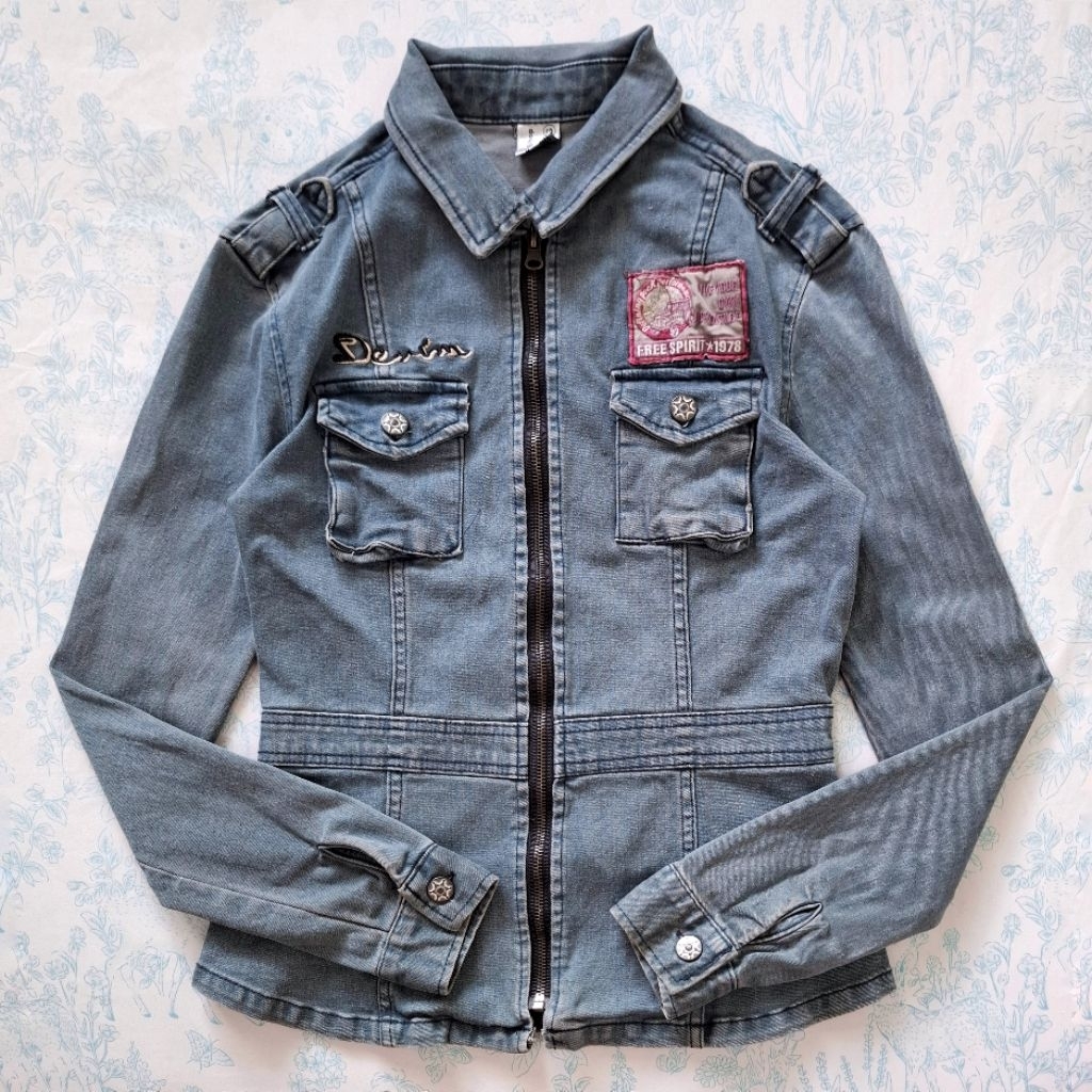 Denim & Jeans Edition | y2k denim jacket zip up star patch biker moto grey blue washed embroidery di