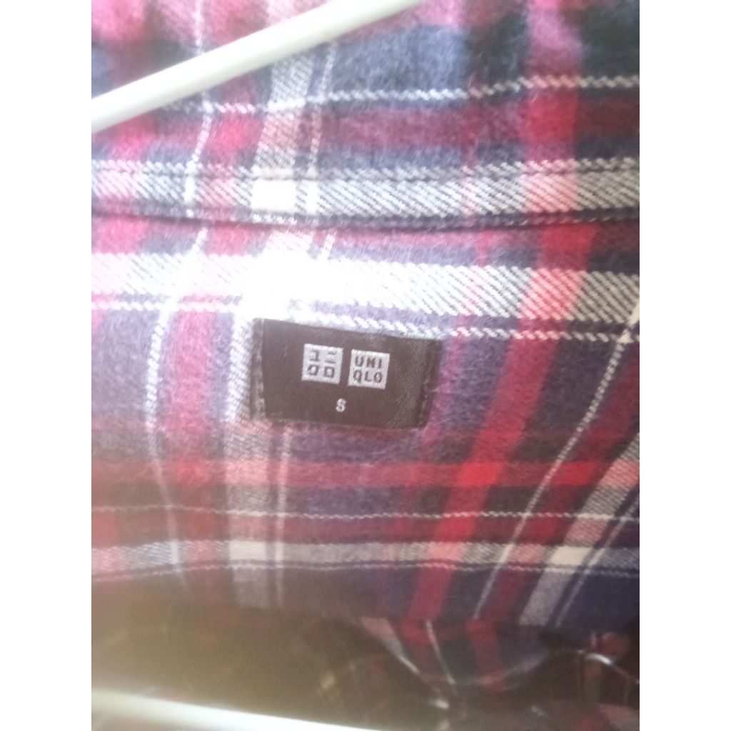 PL kemeja uniqlo