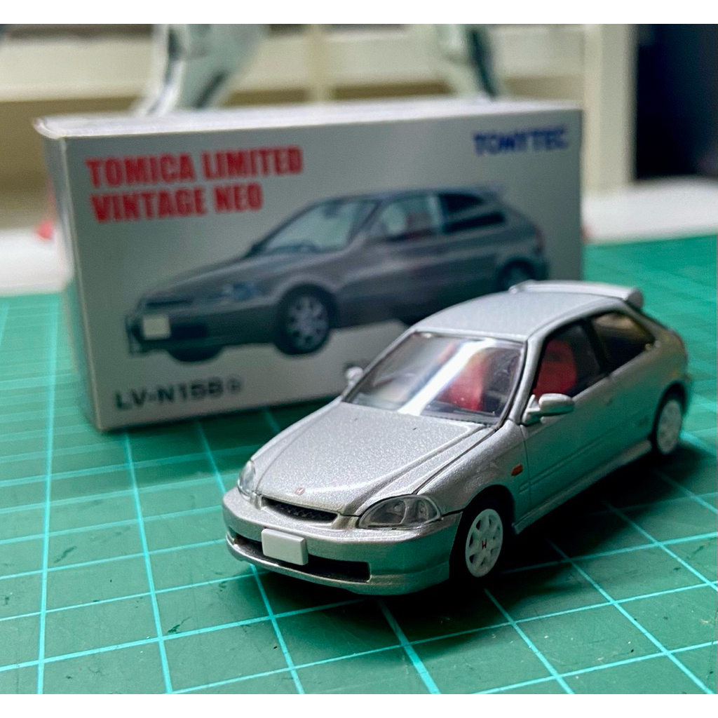 Tomica Limited Vintage Honda Civic Type R 1997 silver