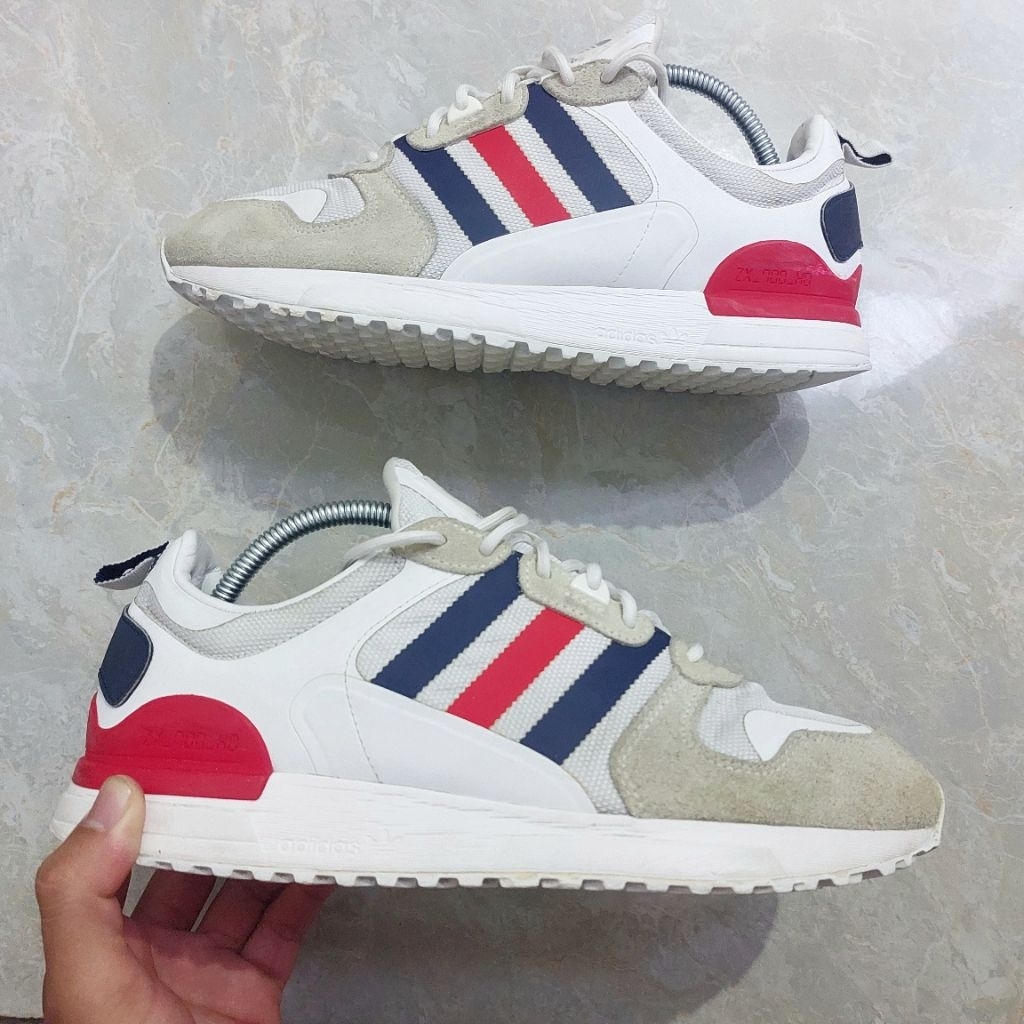 Sepatu Adidas Zx 700 Size 42 2/3 Like New