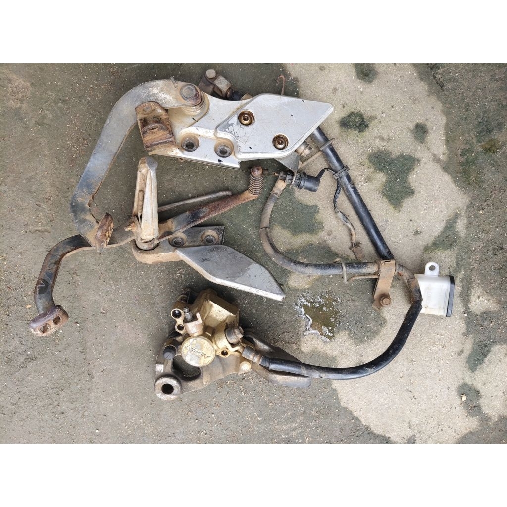 FOOTSTEP DEPAN YAMAHA VIXION NEW 2014 ORIGINAL BEKAS COPOTAN