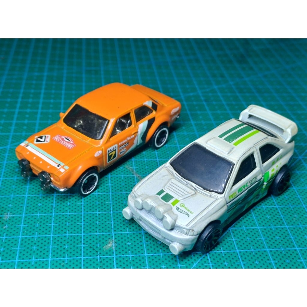 (Loose Bundle) Escort Rally Safari Hot Wheels  2015 Ford Escort Rally Putih & Hot Wheels 1970 Escort