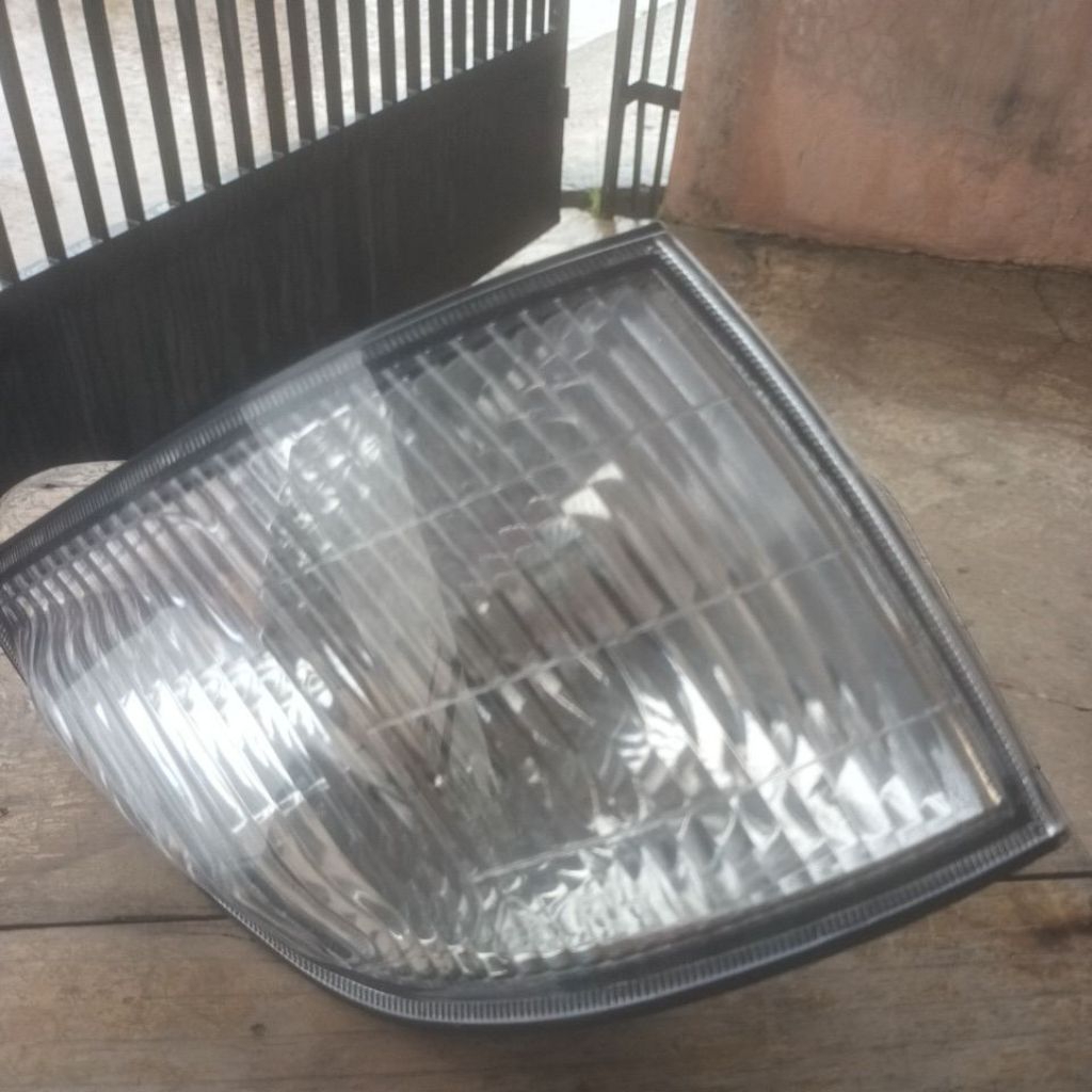 lampu sen depan isuzu panther touring 2008_2010_2013 bagian sisi kanan
