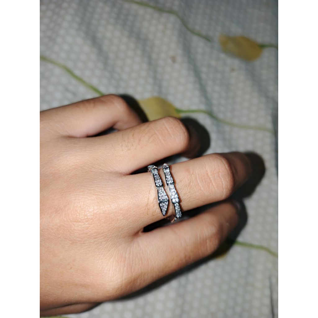 Cartier ring adjustable