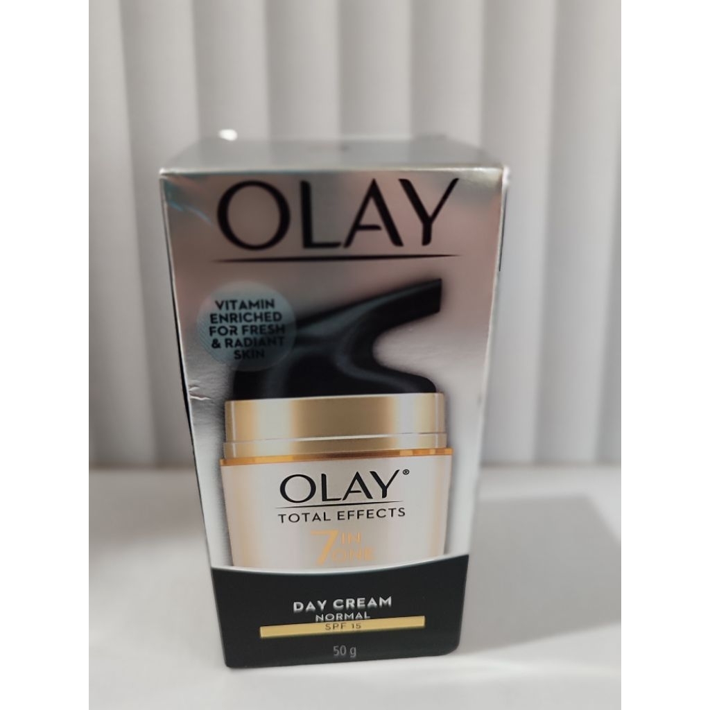 Pelembab Wajah Day Cream 50 gram OLAY