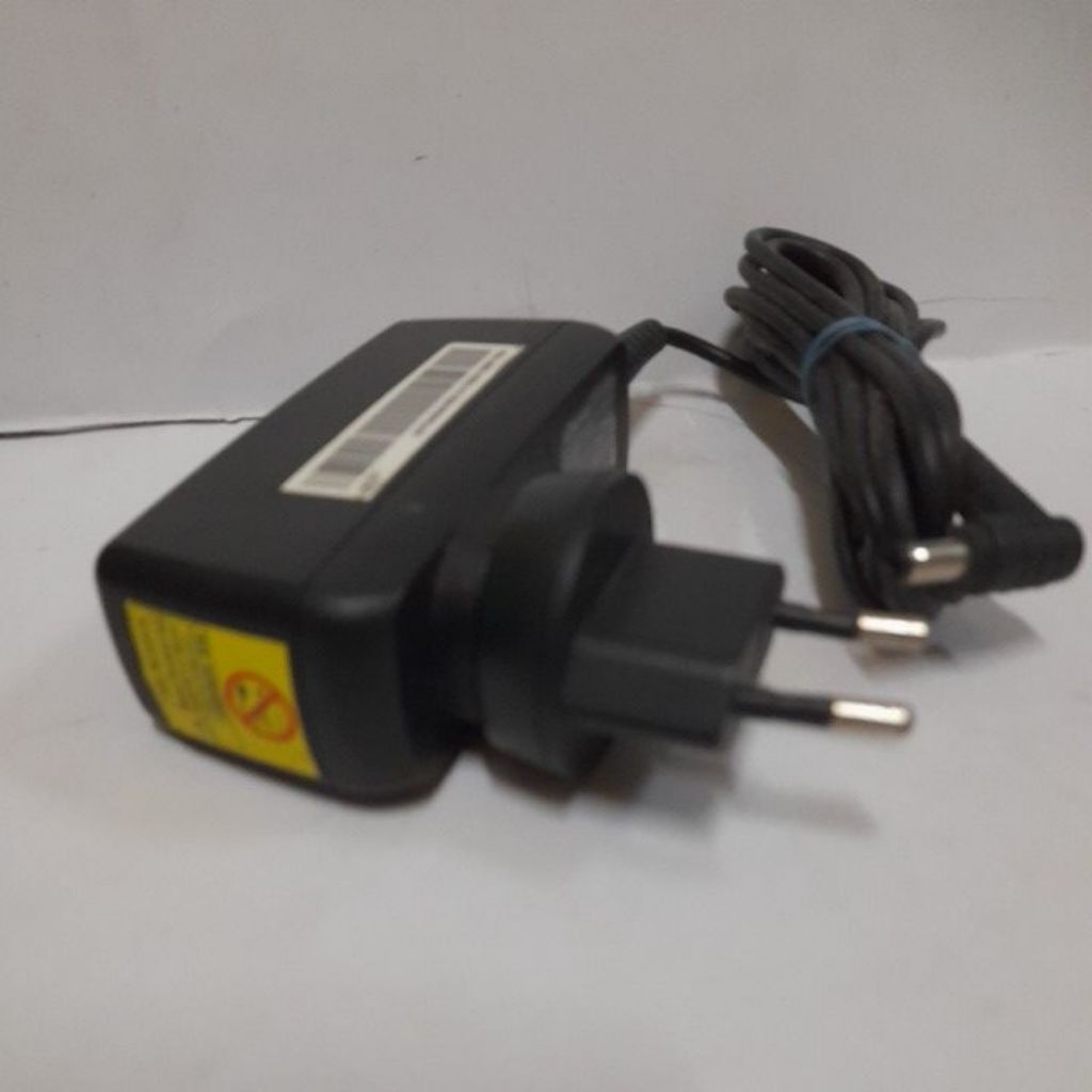 ADAPTOR CHICONY MODEL W10-040N1A