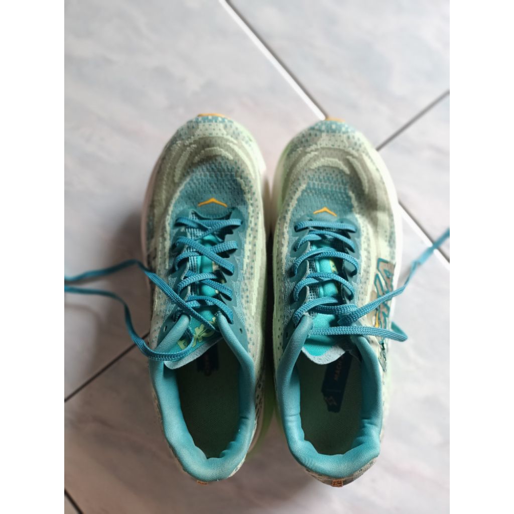 hoka one one second preloved