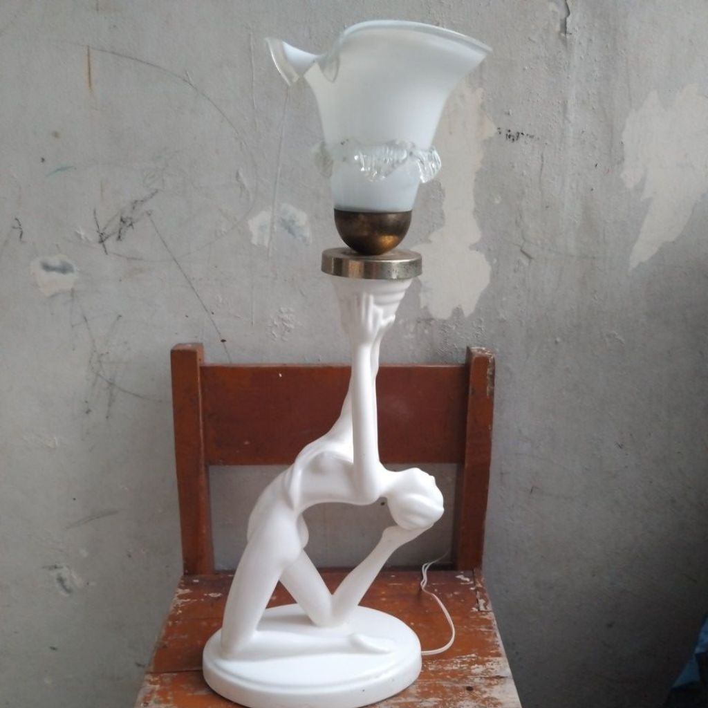 LAMPU MEJA LAMPU TIDUR KERAMIK EROPA JADUL