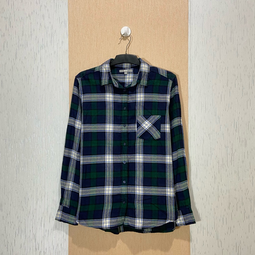 Flannel Shirt UNIQLO Unisex / Flannel Uniqlo Pria & Wanita / Size L fit M