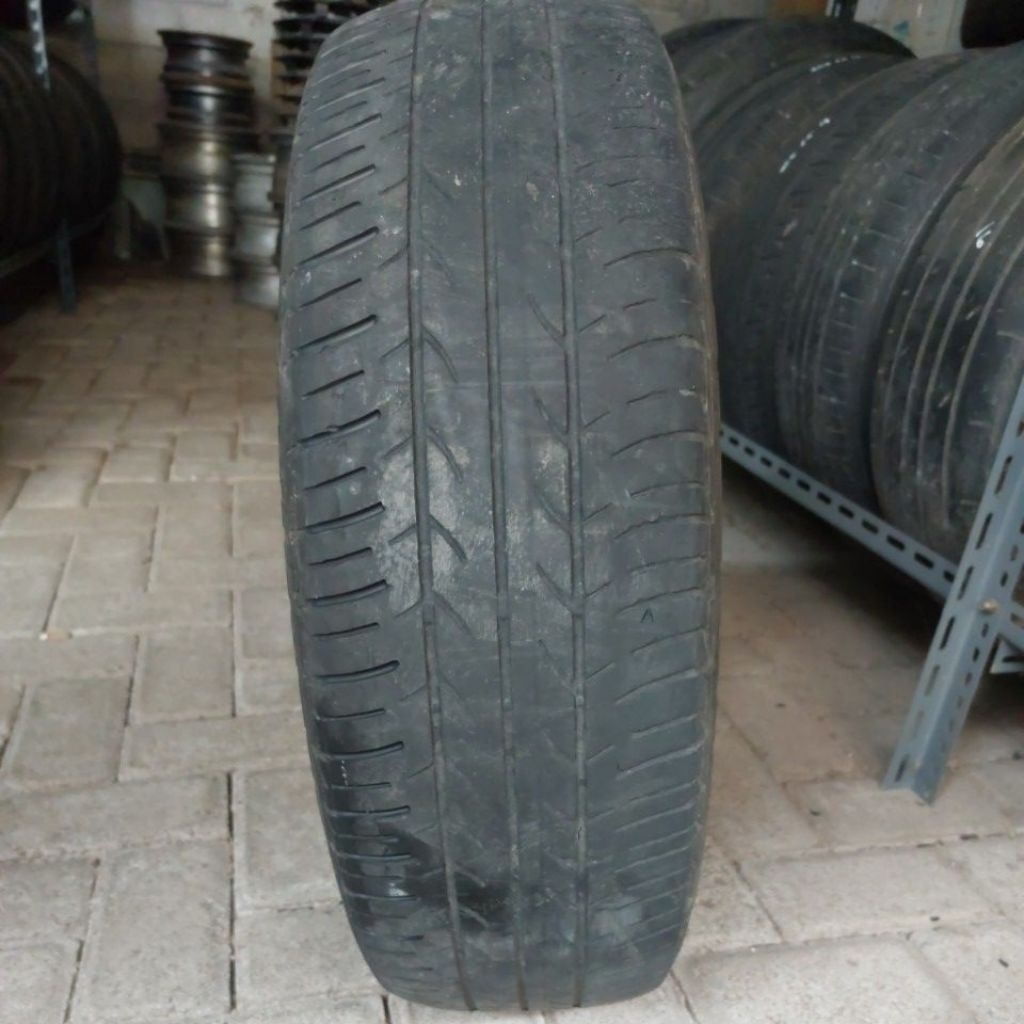 Ban Second 185/65 R15 Bridgestone B250 Siletan