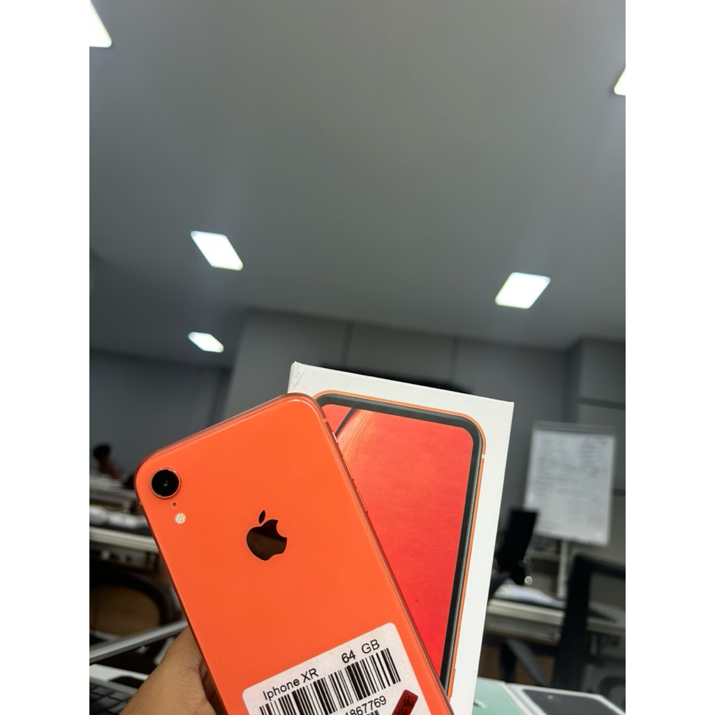 iPhone XR 64GB coral