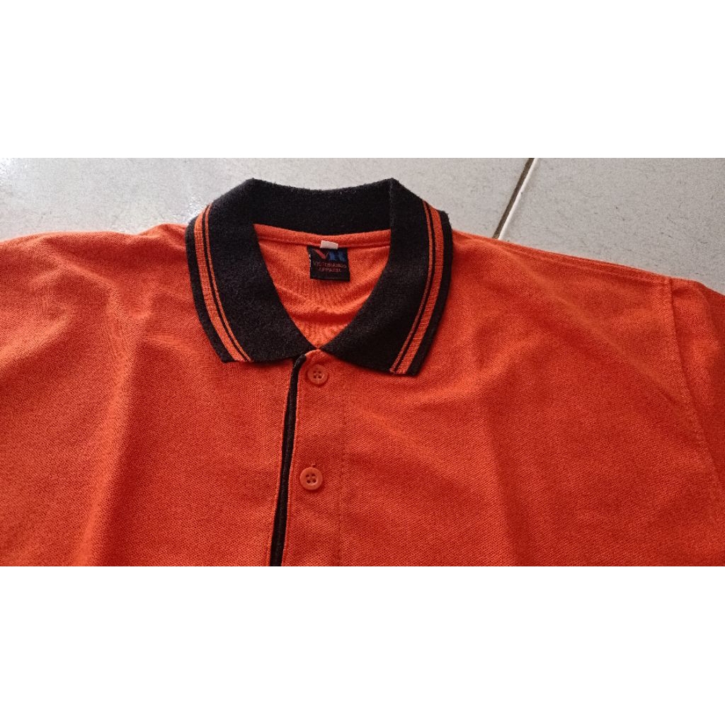 Baju Kaos Olahraga Pria Wanita Bekas
