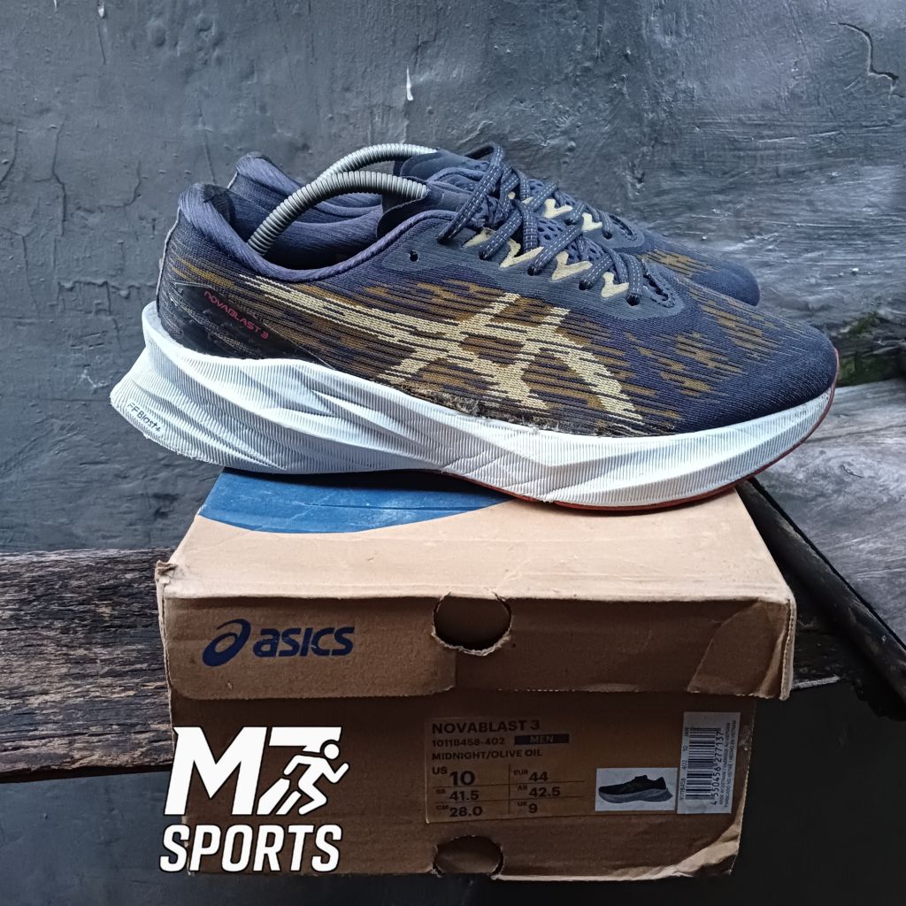By Mz Sport Sepatu Lari Asics novablast 3 Ukuran 44 Pemakaian Lengkap (Minus sesuai foto) Original