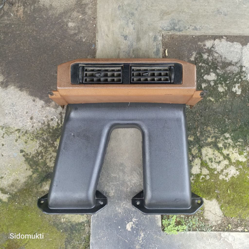 Cover Panel Kisi AC Depan Bagian Tengah Toyota Kijang Super Warna Coklat Original Copotan Fullset