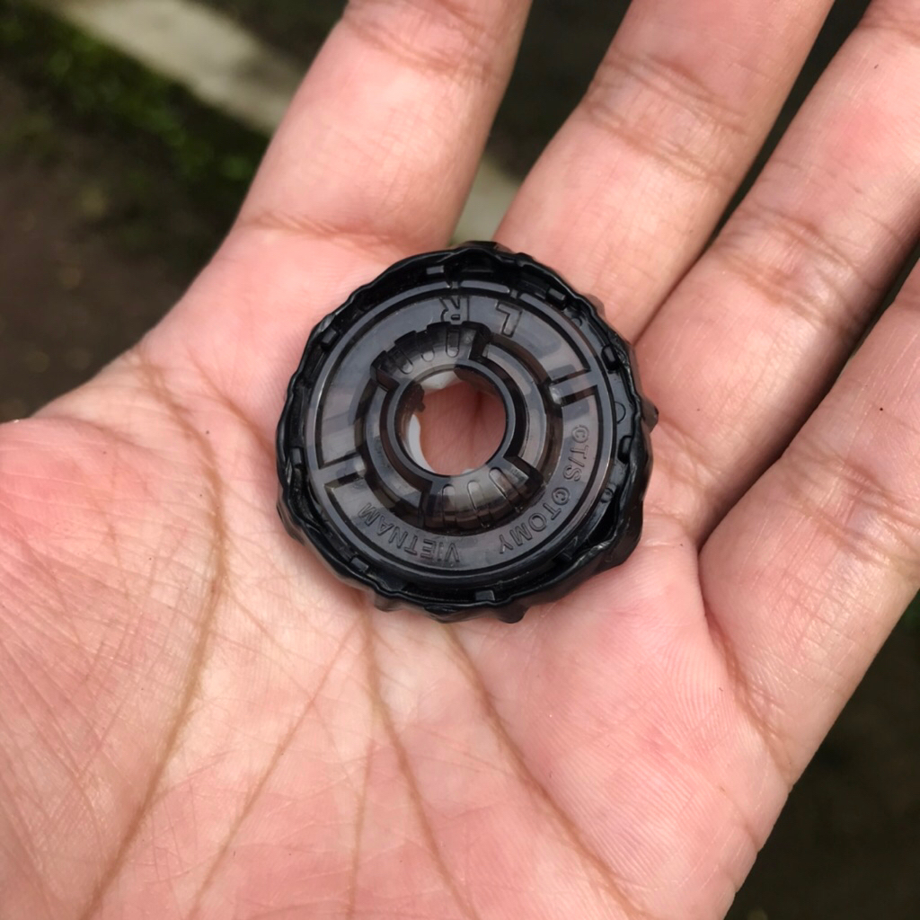 Beyblade X Ratchet 9-60 Hitam Used