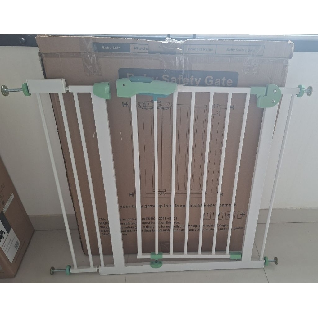 Baby Safety Gate - Pagar pengaman tangga bayi - Pagar Pengaman anak - PRELOVED