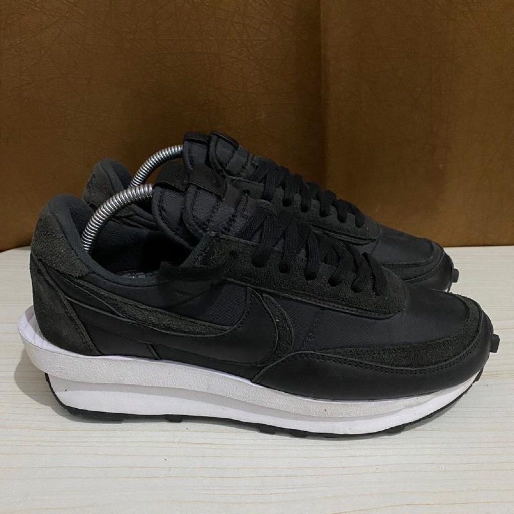 Sneakers Second-PRELOVED Nike LD Waffle Sacai BV0073-002 Black Nylon Size UK 7.5 / 42
