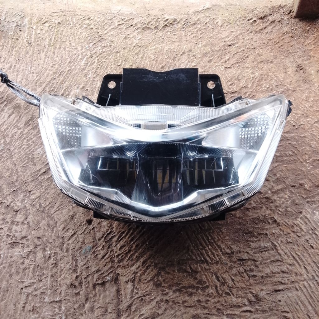 ORIGINAL HEADLAMP REFLEKTOR LAMPU DEPAN UNTUK MOTOR HONDA BEAT NEW FI 2020 ORIGINAL BEKAS COPOTAN SE