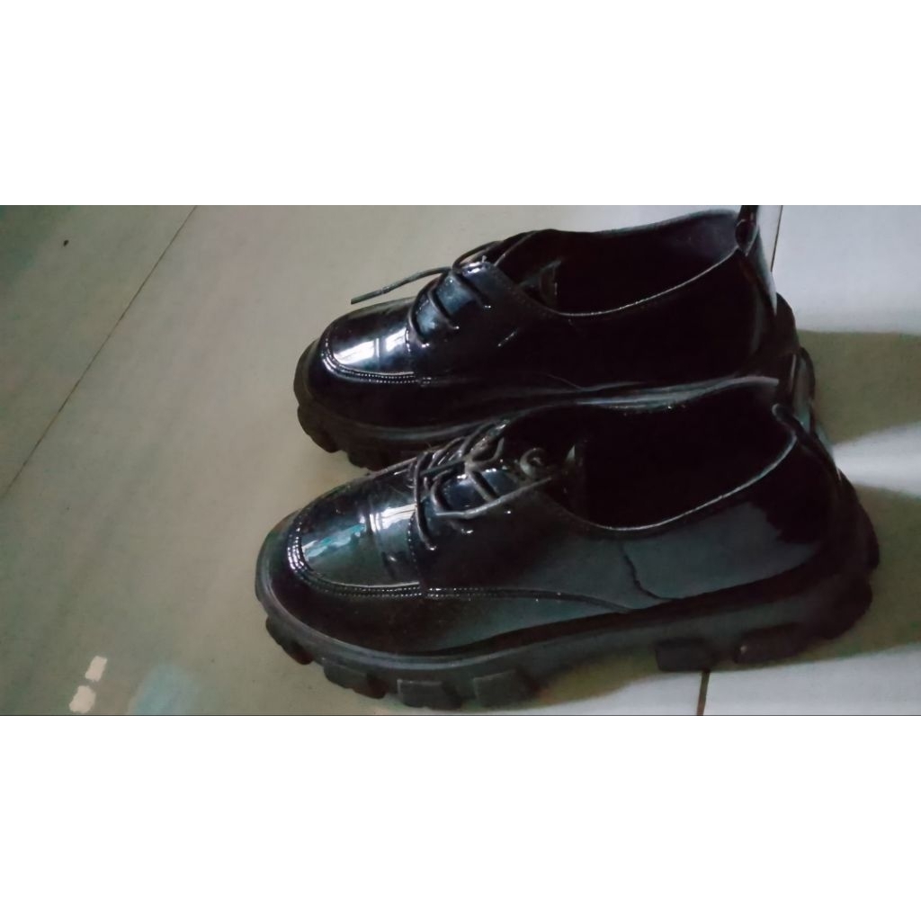 preloved sepatu docmart