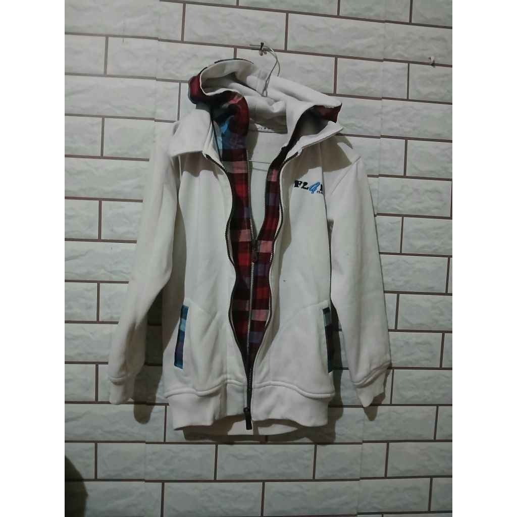 jaket anak cwe/cwo 9-10thn. berhoodie, double zipper. preloved second