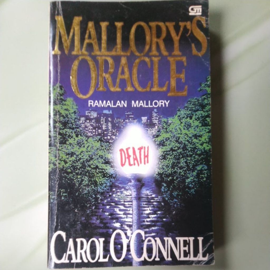 Novel Mallory's Oracle - Ramalan Mallory