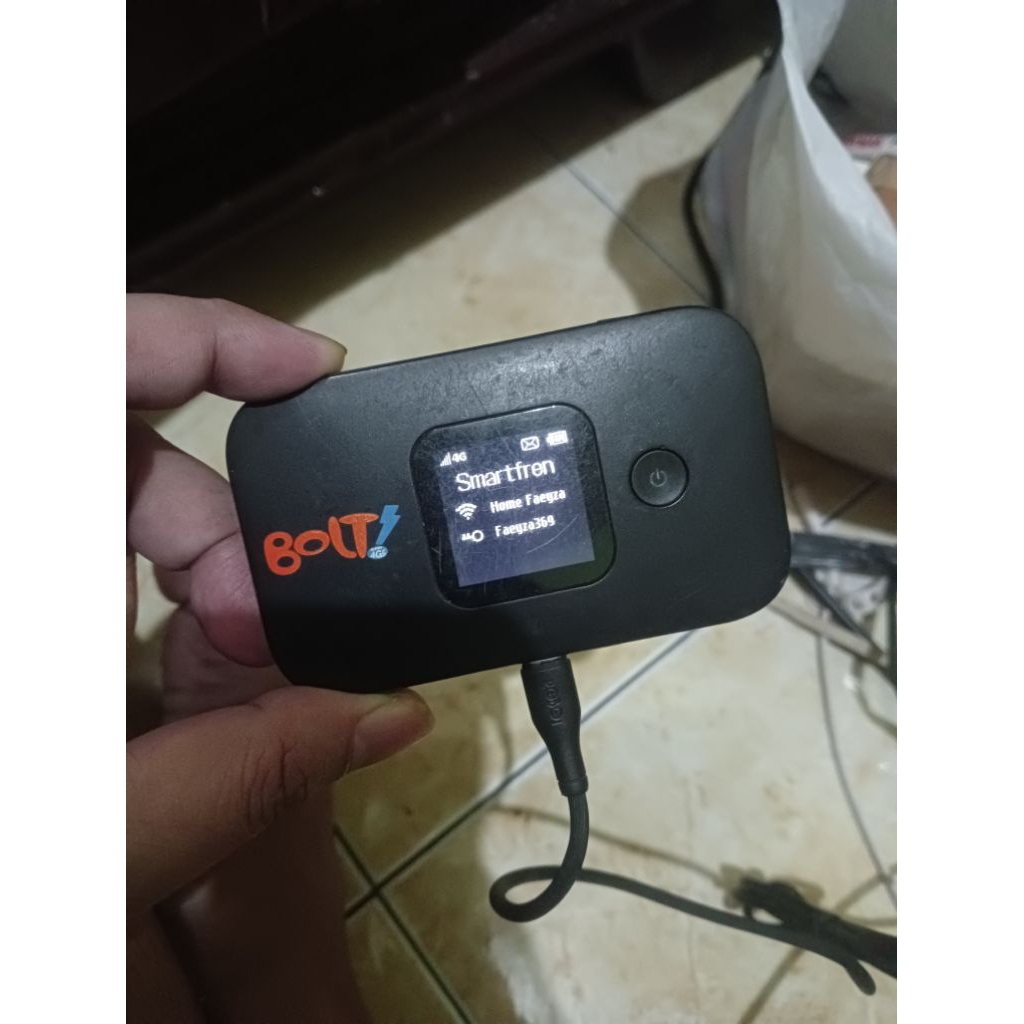 modem Huawei bolt serie E5577 sudah unlock semua operator dan bypass tanpa batrei