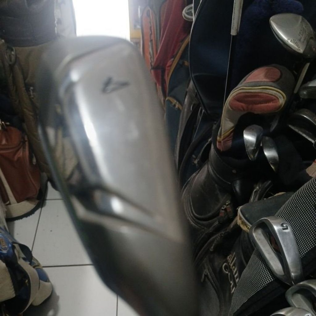 iron batangan no4 merek taylormade RBZ