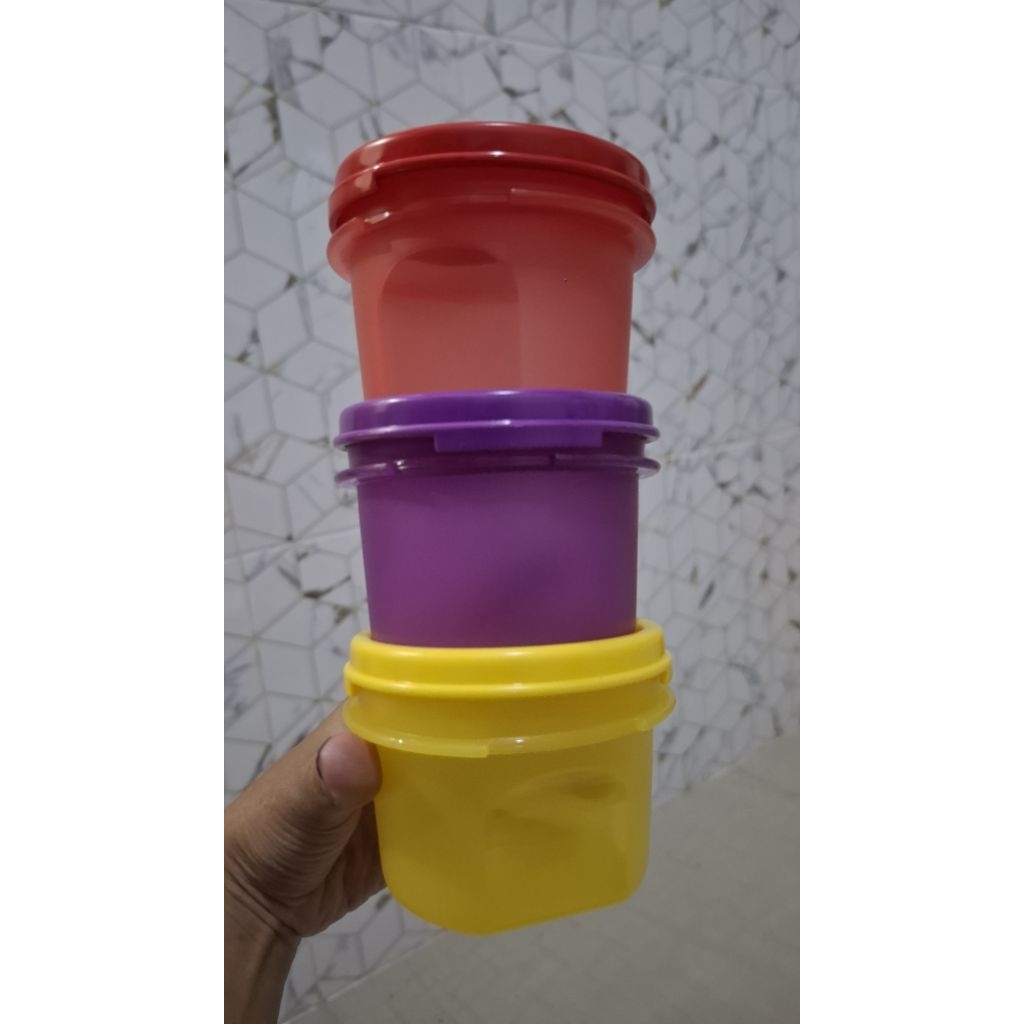 MM Round Tupperware
