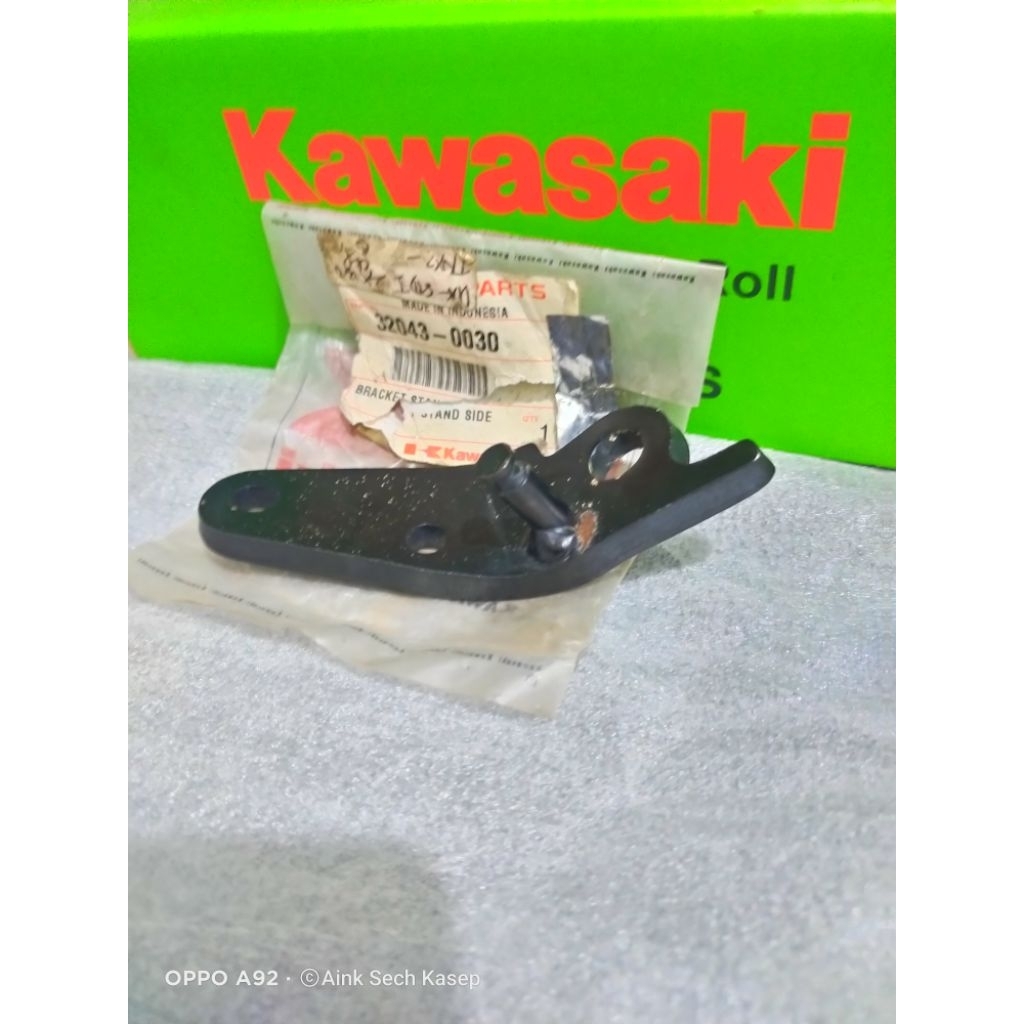 Breket standar samping zx130