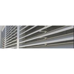 jendela boven jalusi panjang