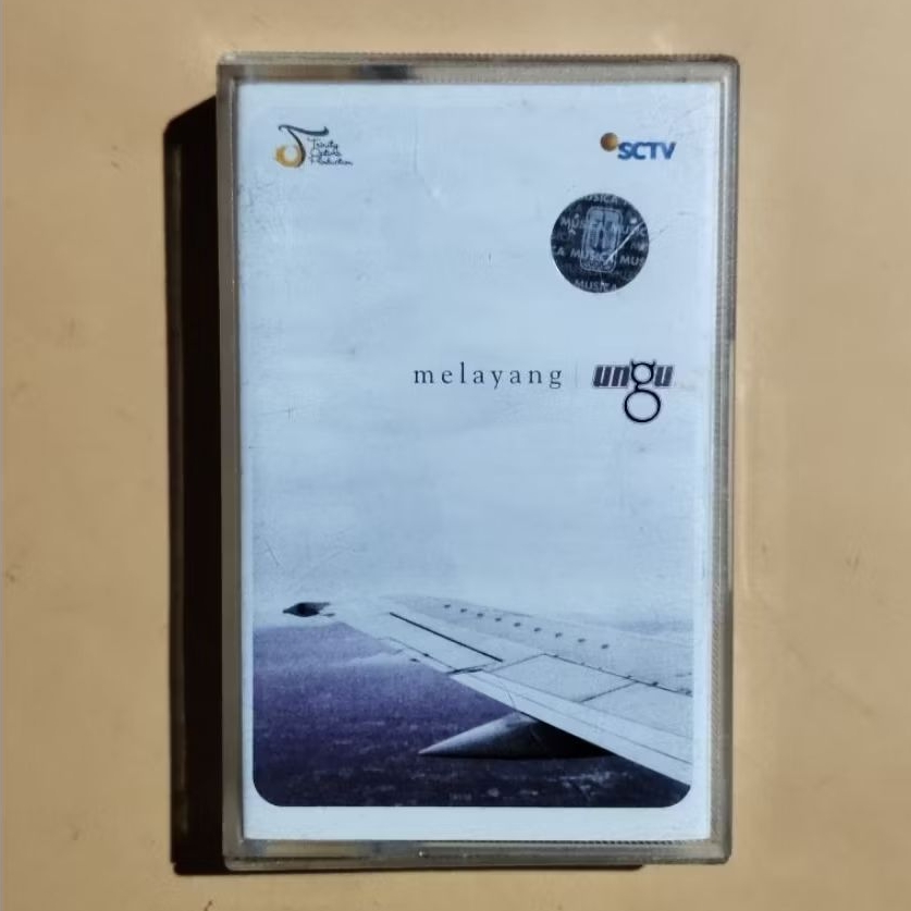 Kaset UNGU Melayang