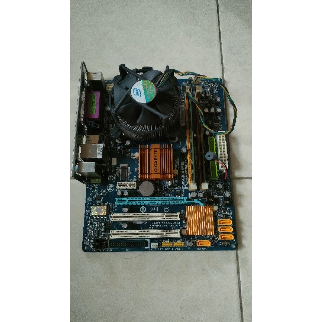 Mobo Gigabyte+prosesor LGA 775