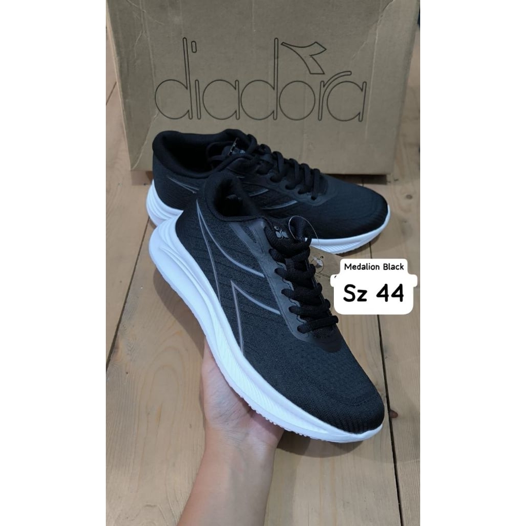 Sepatu Diadora Medalion Black Dewasa Original Bestseller