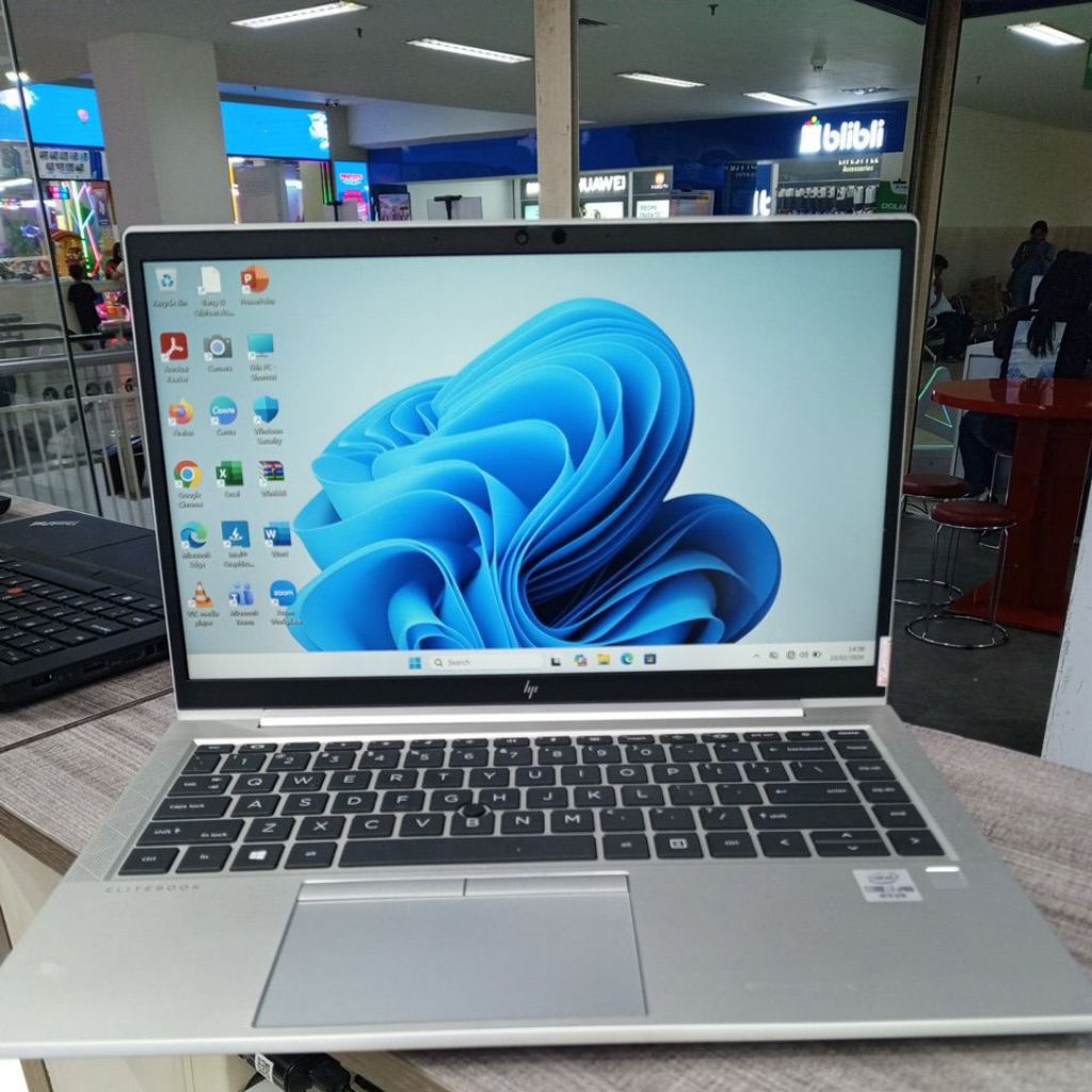 laptop second like new hp elitbook Intel core i7-10610U ram 8 GB SSD 256 GB  lengkap box