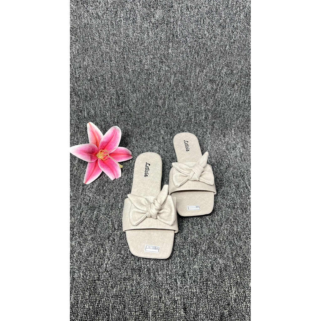 Leticia sandal slip on wanita dengan variasi pita- sandal wanita