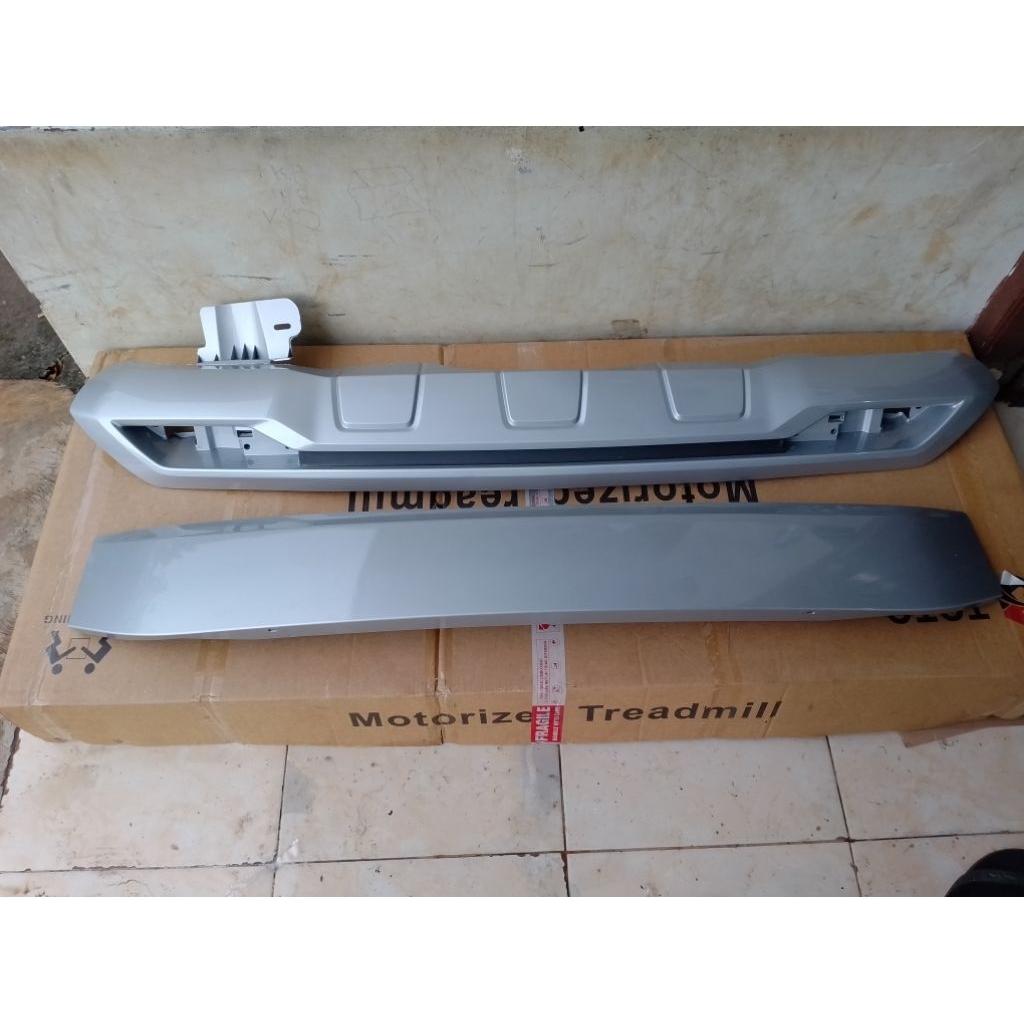 COVER GARNIS BEMPER BELAKANG+ GARNISH PINTU BAGASI BELAKANG MITSUBISHI PAJERO 2021-2024 ORIGINAL ASL