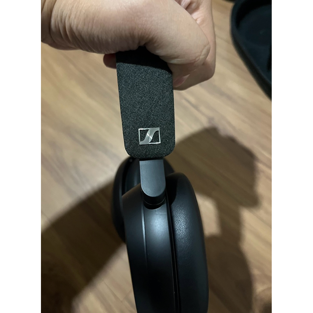 Sennheiser momentum 4